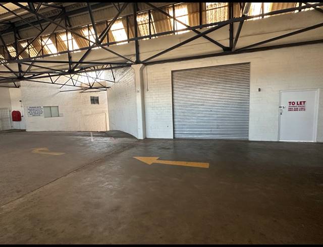 600M² WAREHOUSE TO LET IN PAARDEN EILAND